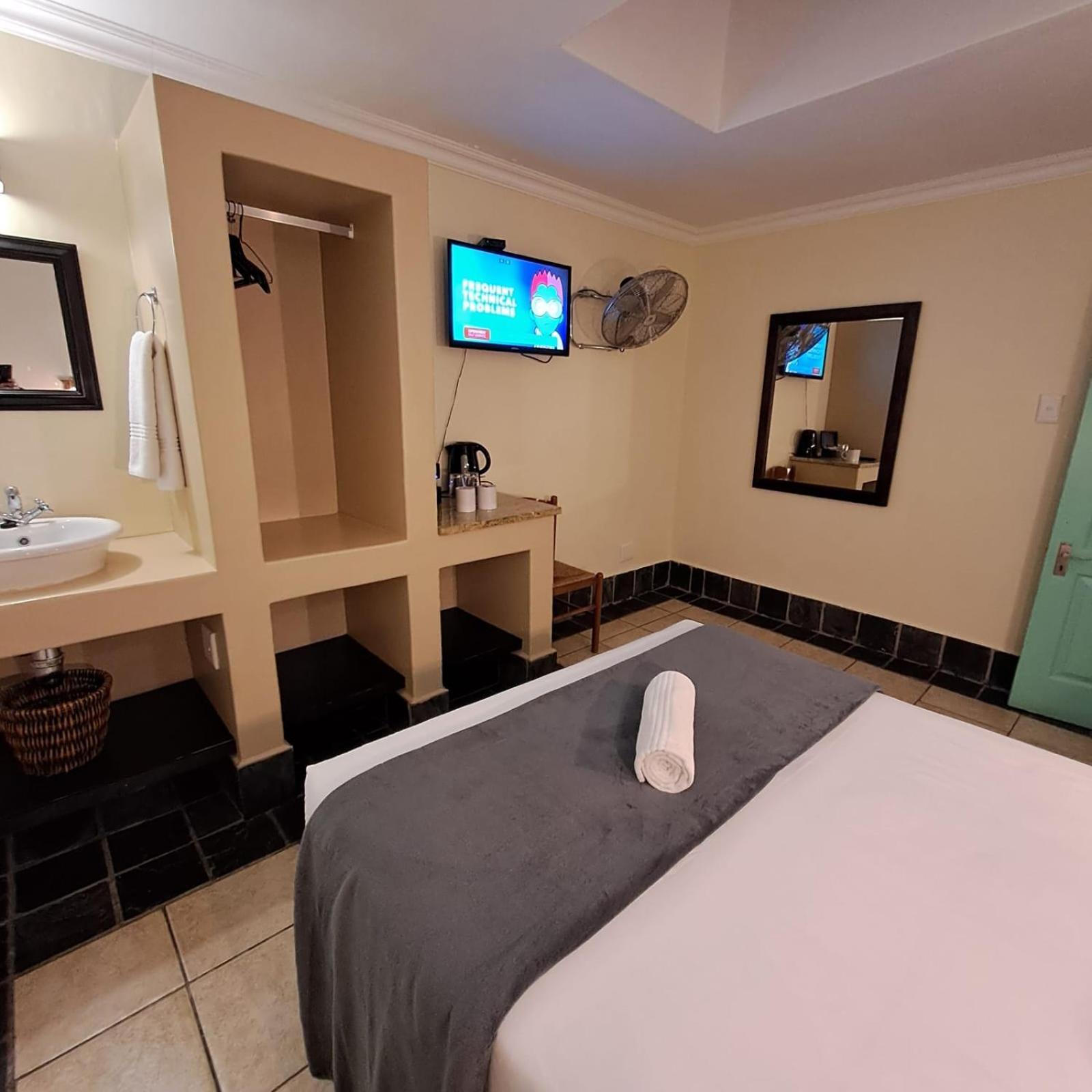 Green Door Guesthouse 莫塞尔湾 客房 照片